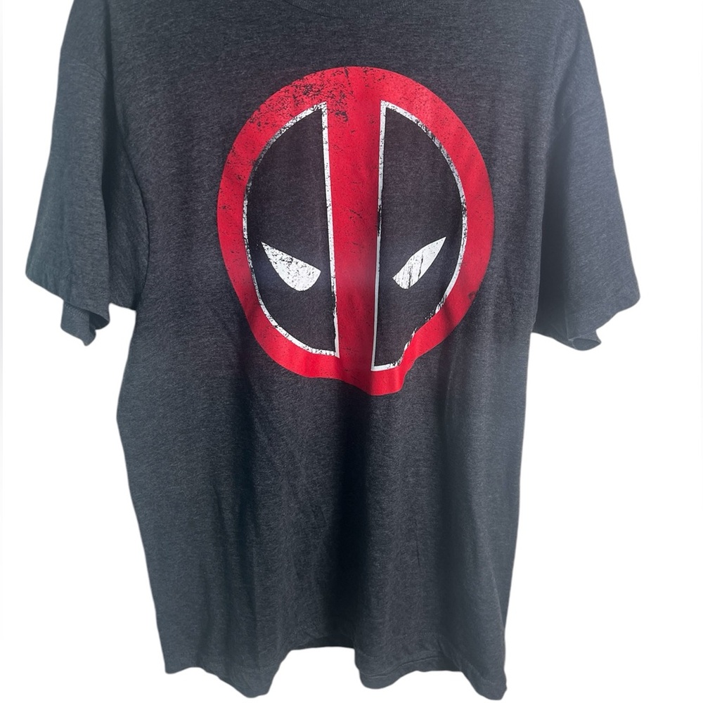 Marvel Deadpool Distressed Gray T-Shirt XL Feel free to bundle I have more here